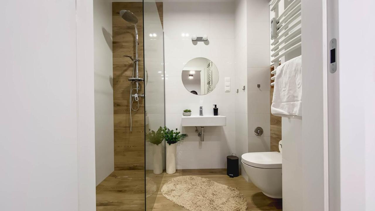 Apartament Naturalny-Lake Apartments, Osiedle Calamo Park-Olsztyn オルシュティン エクステリア 写真